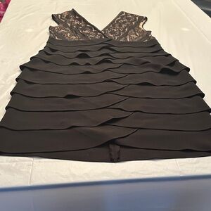 Jessica Howard Black and Beige Lace Dress